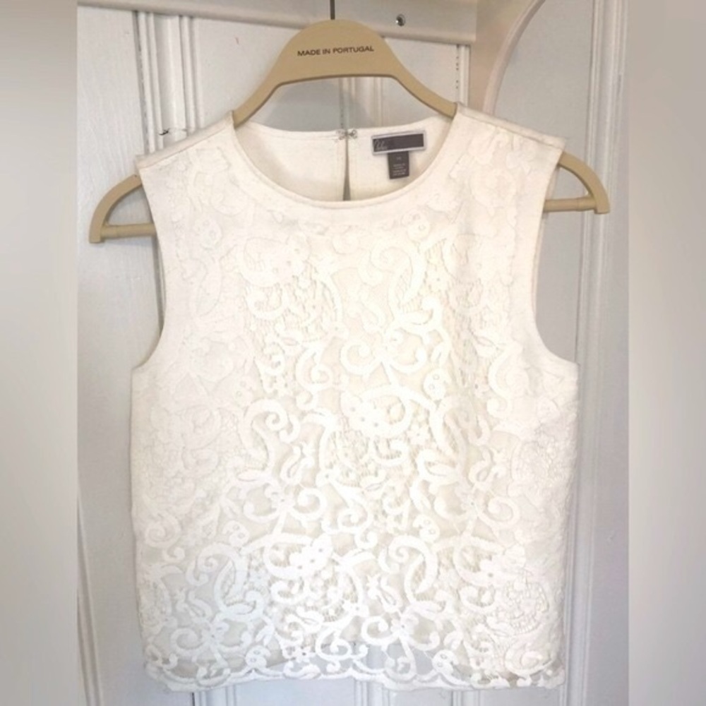 Chelsea28 NWT sleeveless shirt lace overlay XS